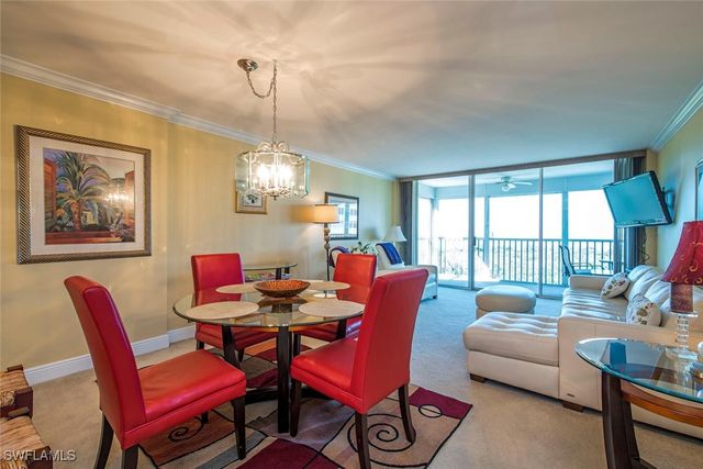 3 Bluebill AVE 704, Naples, FL 34108