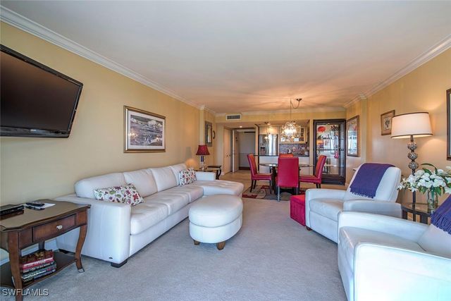 3 Bluebill AVE 704, Naples, FL 34108