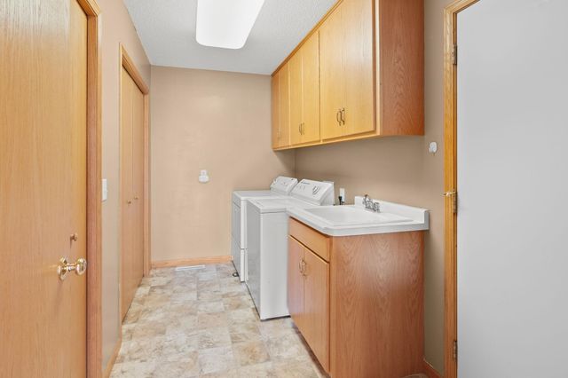 417 Circle View Drive, Dassel, MN 55325