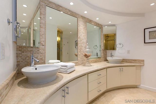 1760 Avenida Del Mundo 1109, Coronado, CA 92118