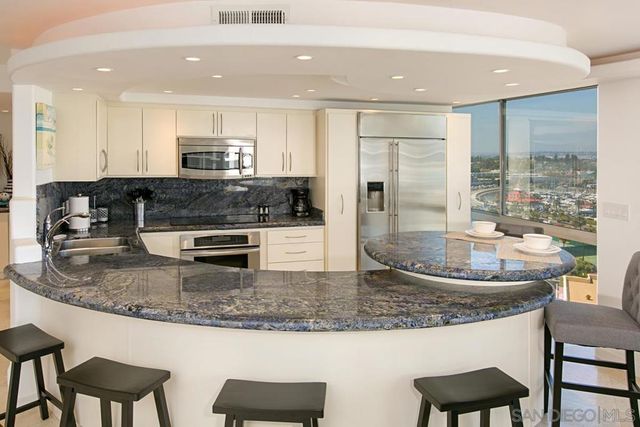 1760 Avenida Del Mundo 1109, Coronado, CA 92118
