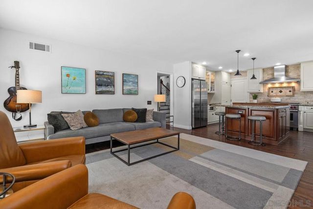4903 Via Cinta, San Diego, CA 92122