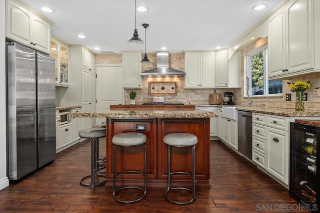 4903 Via Cinta, San Diego, CA 92122