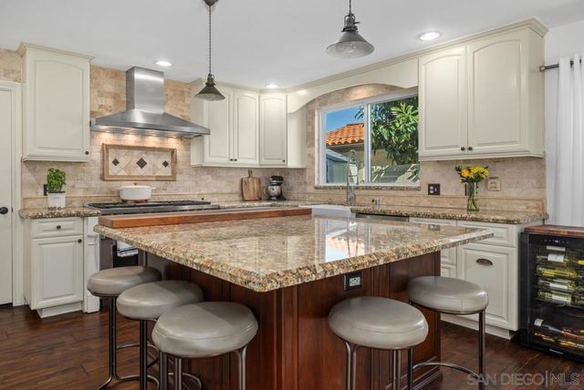 4903 Via Cinta, San Diego, CA 92122