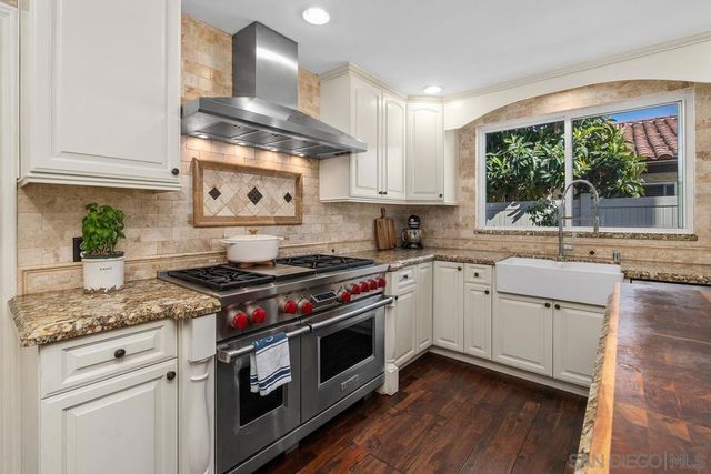 4903 Via Cinta, San Diego, CA 92122