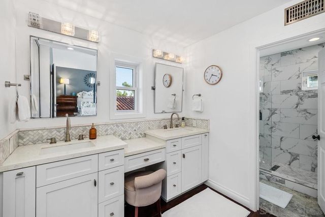 4903 Via Cinta, San Diego, CA 92122