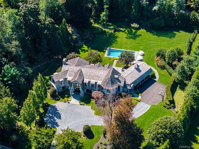 2 Hidden Pond Drive, Old Westbury, NY 11568