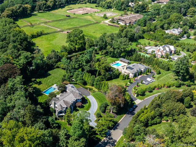 2 Hidden Pond Drive, Old Westbury, NY 11568