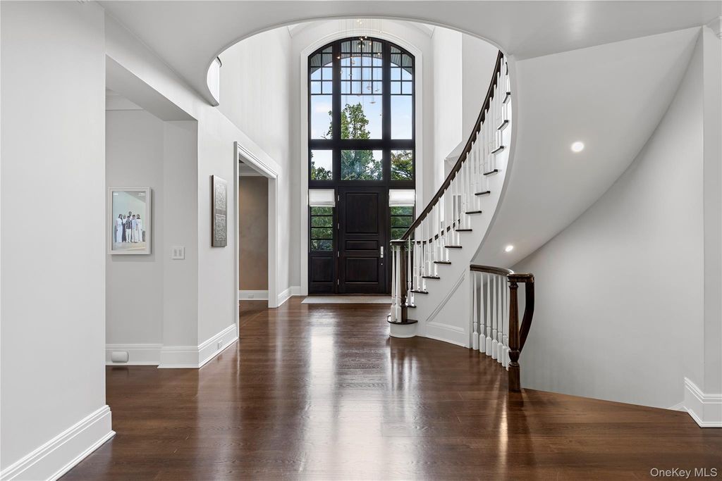 2 Hidden Pond Drive, Old Westbury, NY 11568 — photo 4