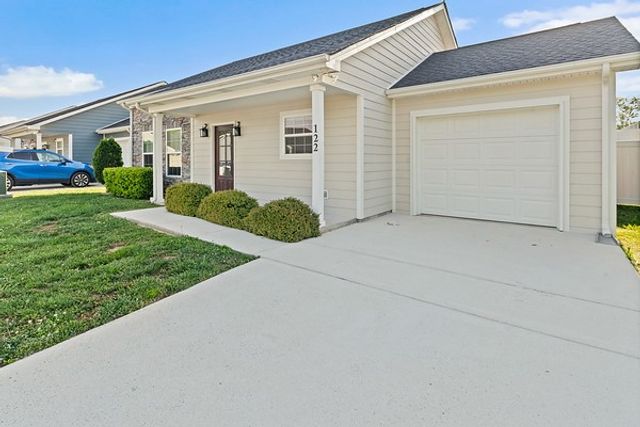 122 Nichols Dr, Woodbury, TN 37190
