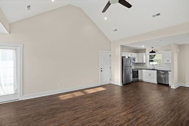 122 Nichols Dr, Woodbury, TN 37190