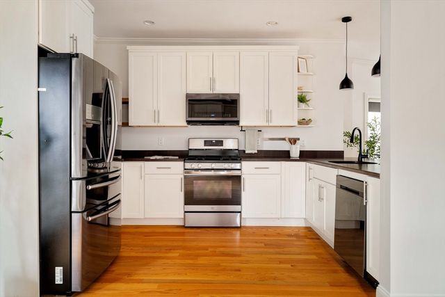 292 Summer St 1, Somerville, MA 02144