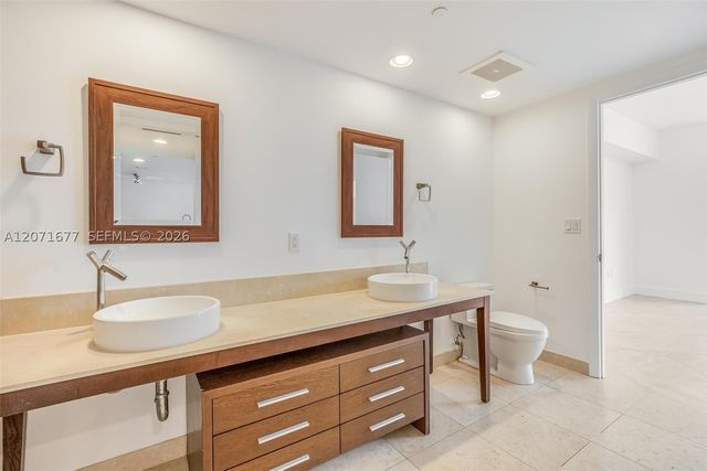475 Brickell Ave 3811, Miami, FL 33131
