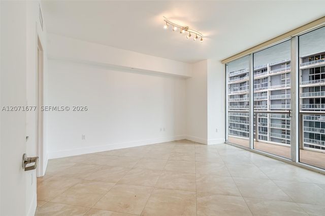 475 Brickell Ave 3811, Miami, FL 33131