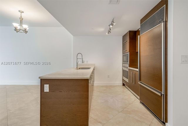 475 Brickell Ave 3811, Miami, FL 33131