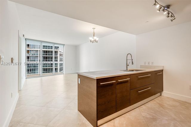475 Brickell Ave 3811, Miami, FL 33131