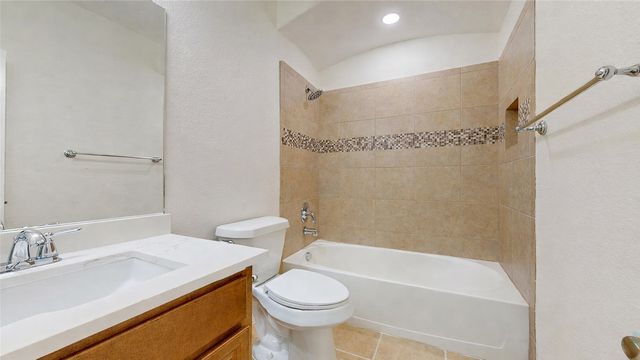 15817 Carlton Oaks Drive, Fort Worth, TX 76177