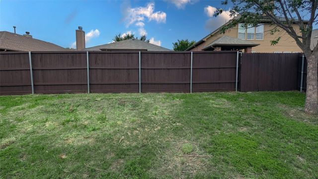 15817 Carlton Oaks Drive, Fort Worth, TX 76177