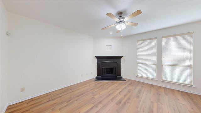 15817 Carlton Oaks Drive, Fort Worth, TX 76177