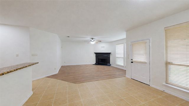 15817 Carlton Oaks Drive, Fort Worth, TX 76177