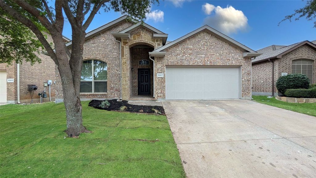 15817 Carlton Oaks Drive, Fort Worth, TX 76177