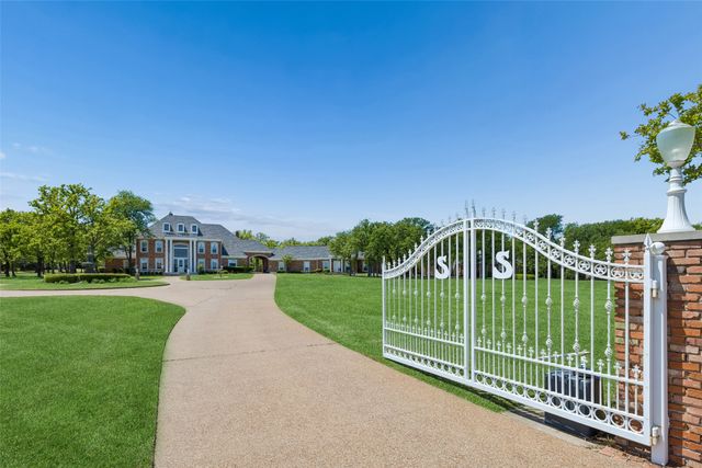 385 Meadow View Drive, Argyle, TX 76226