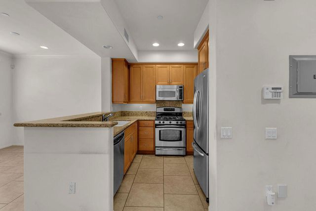 402 Calle Traditions, Palm Springs, CA 92262