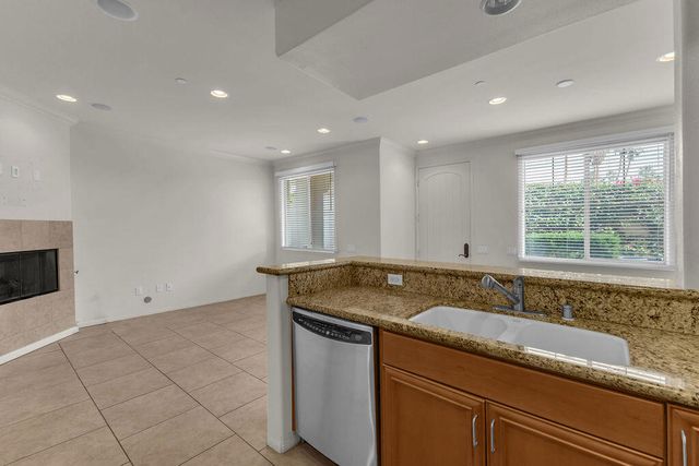 402 Calle Traditions, Palm Springs, CA 92262