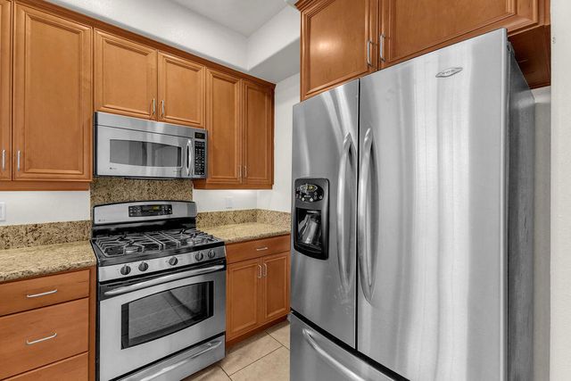 402 Calle Traditions, Palm Springs, CA 92262