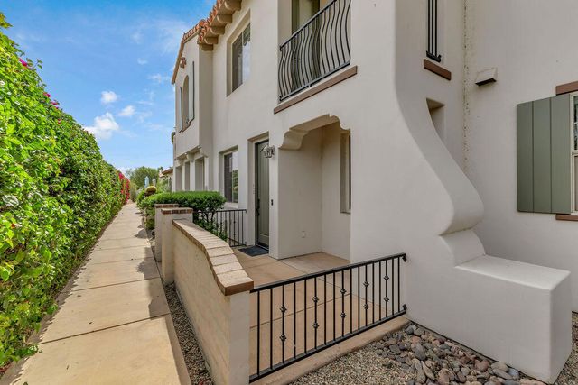 402 Calle Traditions, Palm Springs, CA 92262