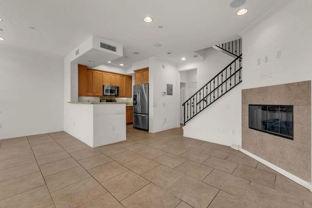 402 Calle Traditions, Palm Springs, CA 92262