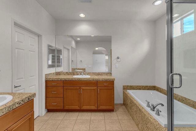 402 Calle Traditions, Palm Springs, CA 92262