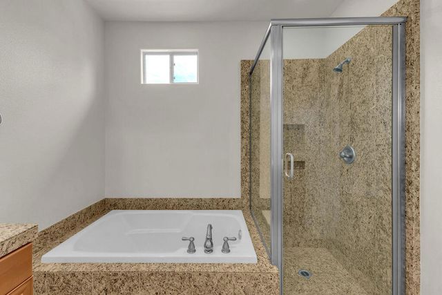 402 Calle Traditions, Palm Springs, CA 92262