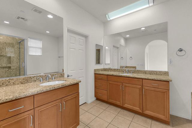 402 Calle Traditions, Palm Springs, CA 92262