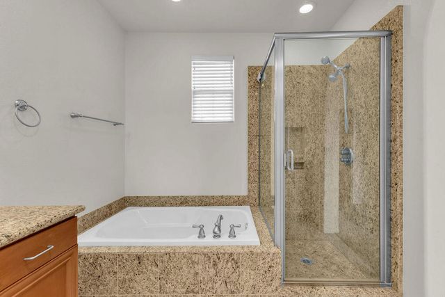 402 Calle Traditions, Palm Springs, CA 92262