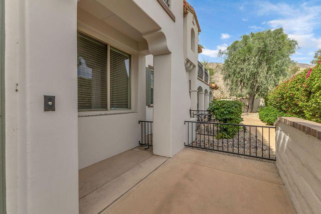 402 Calle Traditions, Palm Springs, CA 92262