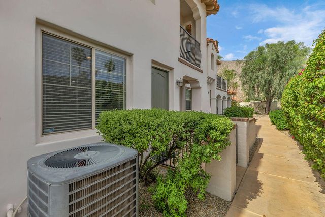 402 Calle Traditions, Palm Springs, CA 92262