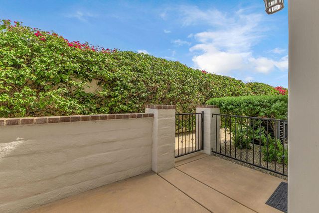 402 Calle Traditions, Palm Springs, CA 92262