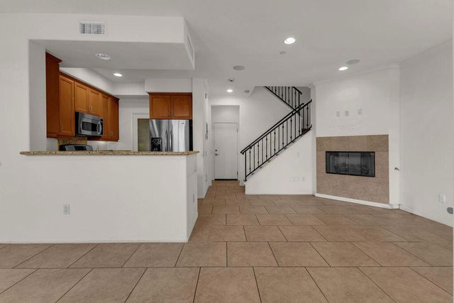 402 Calle Traditions, Palm Springs, CA 92262
