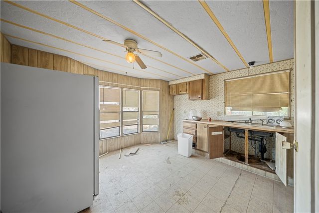 1592 E Valencia Road, Fort Mohave, AZ 86426