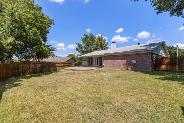 1804 Westwood Circle, Carrollton, TX 75006