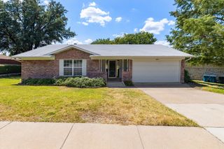 1804 Westwood Circle, Carrollton, TX 75006