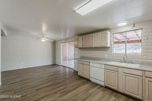 9849 E Victoria Lane, Tucson, AZ 85730