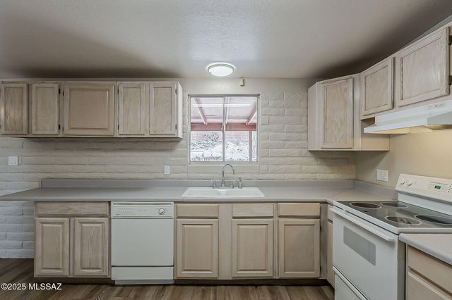 9849 E Victoria Lane, Tucson, AZ 85730