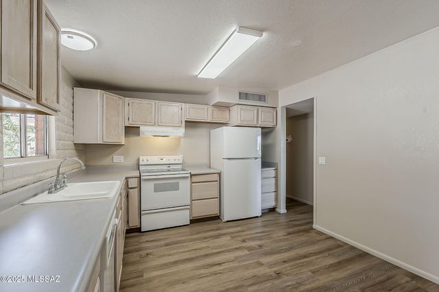 9849 E Victoria Lane, Tucson, AZ 85730