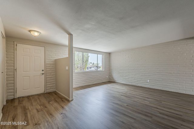 9849 E Victoria Lane, Tucson, AZ 85730