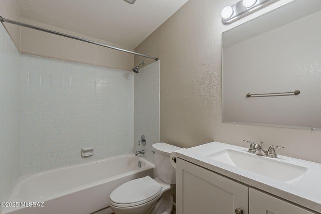 9849 E Victoria Lane, Tucson, AZ 85730