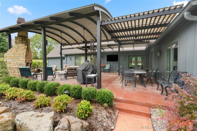 3821 Country Club Circle, Muskogee, OK 74403