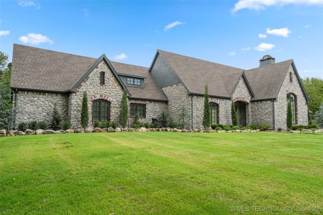 3821 Country Club Circle, Muskogee, OK 74403