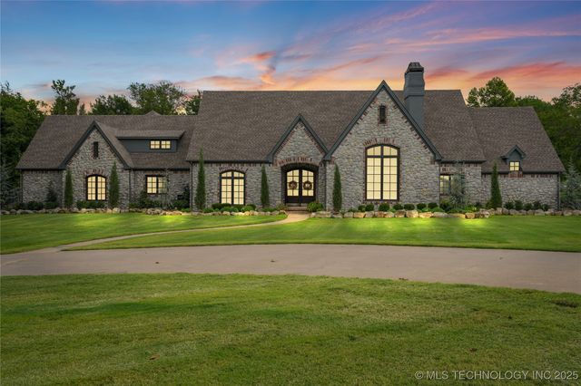 3821 Country Club Circle, Muskogee, OK 74403